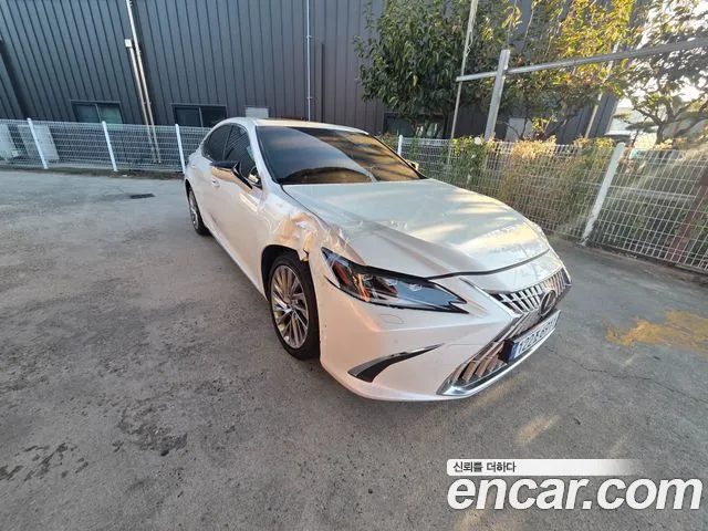 Lexus ES 2025 thumb 4