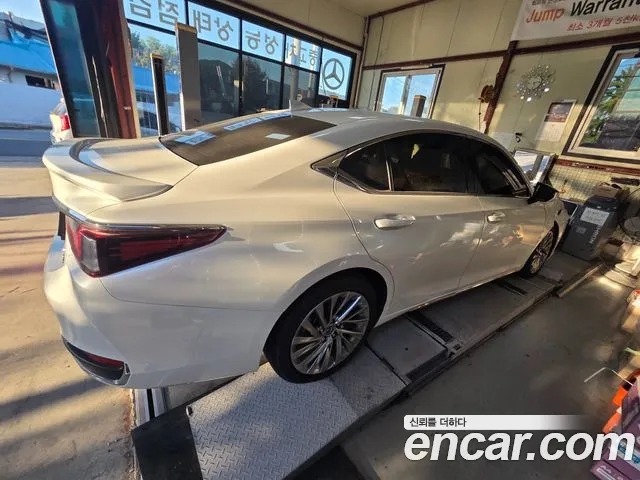 Lexus ES 2025 thumb 5