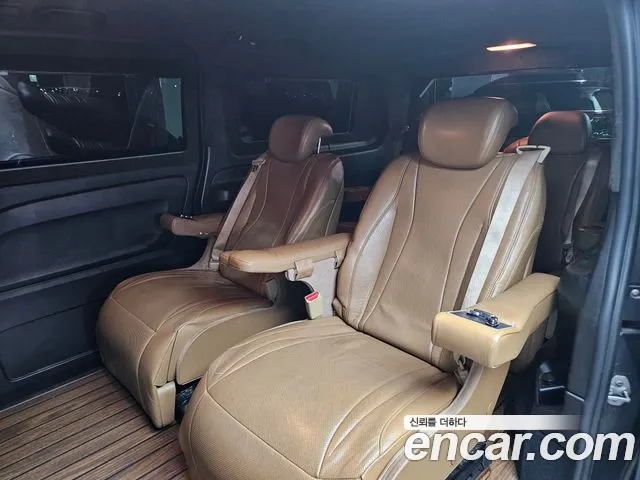 Mercedes-Benz V-Class 2020 thumb 8