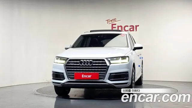 Audi Q7 2019 thumb 3