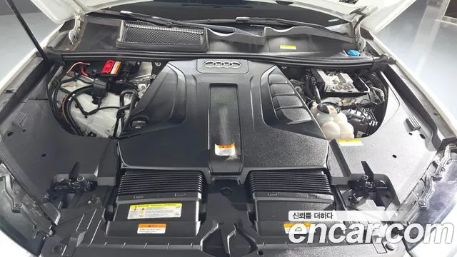 Audi Q7 2019 thumb 6