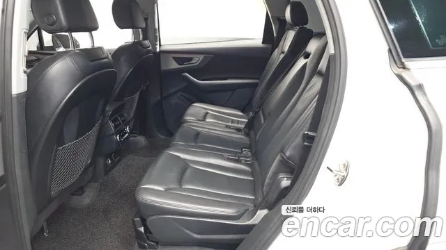 Audi Q7 2019 thumb 11