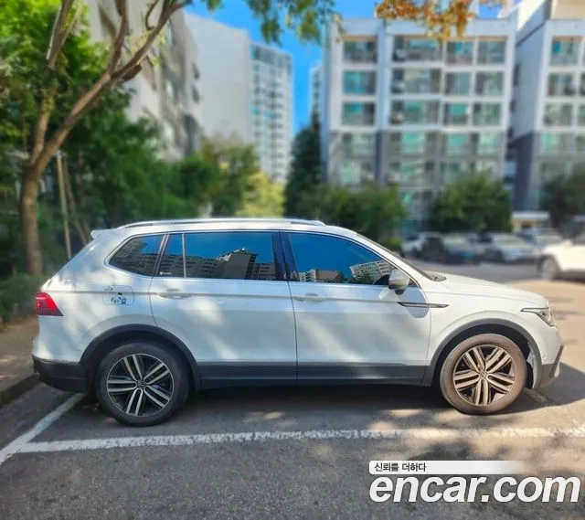 Volkswagen Tiguan 2022 thumb 2