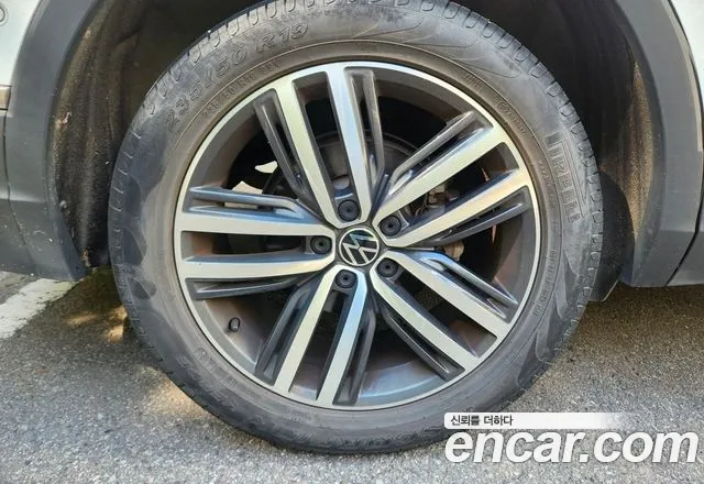 Volkswagen Tiguan 2022 thumb 5