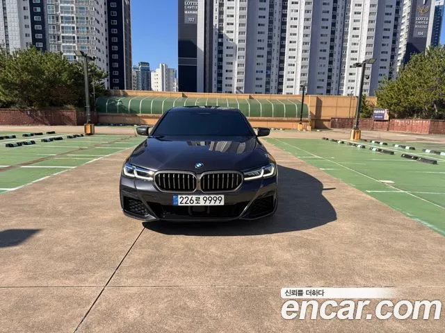 BMW 5-Series 2022 thumb 3