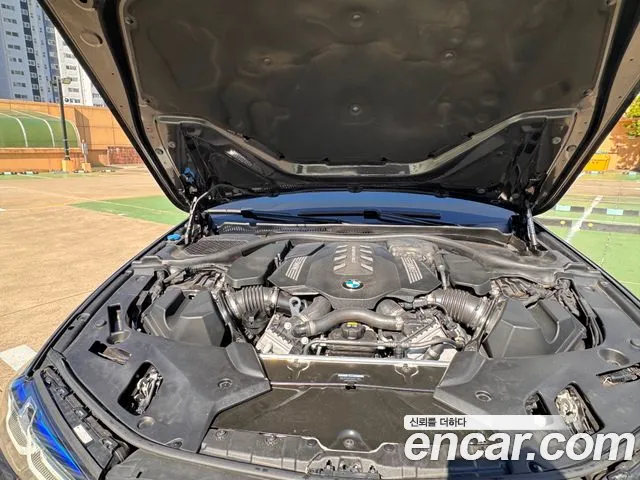 BMW 5-Series 2022 thumb 6