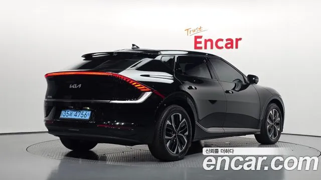 Kia EV6 2023 thumb 2