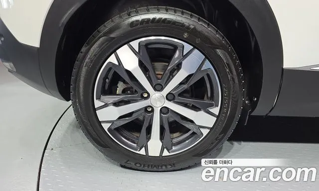 Peugeot 3008 2019 thumb 4