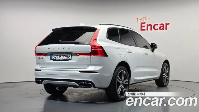 Volvo XC60 2021 thumb 2
