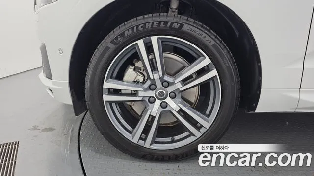 Volvo XC60 2021 thumb 5