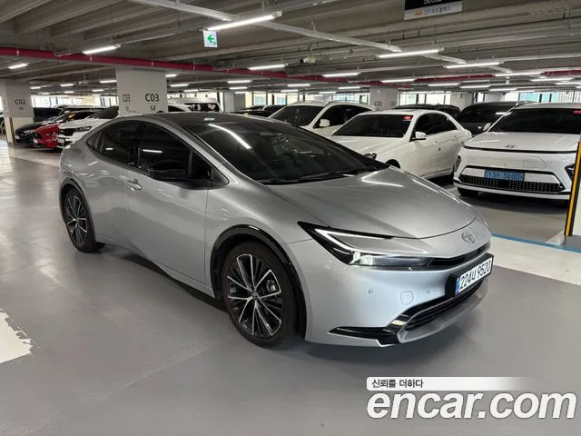 Toyota Prius 2024 thumb 2