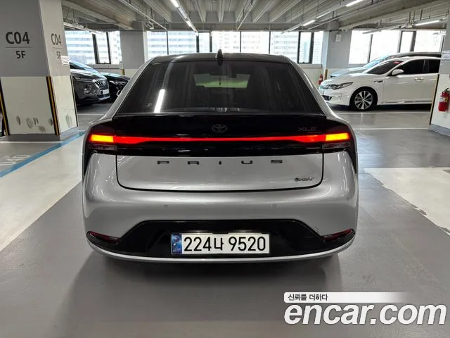 Toyota Prius 2024 thumb 4