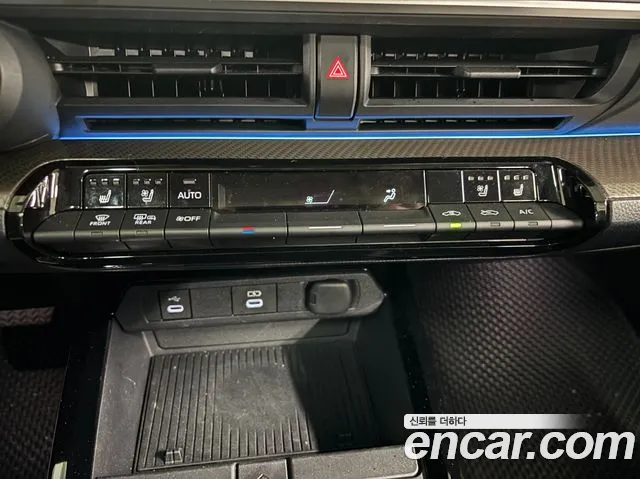 Toyota Prius 2024 thumb 10