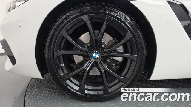 BMW Z4 2020 thumb 5