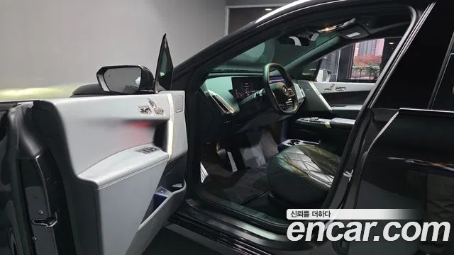 BMW iX 2022 thumb 10