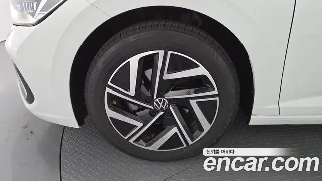 Volkswagen Jetta 2023 thumb 5