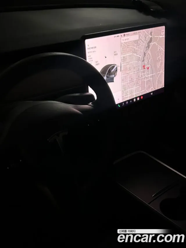 Tesla Model Y 2021 thumb 4