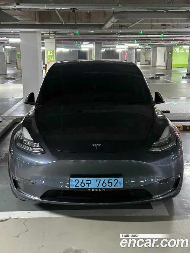 Tesla Model Y 2021 thumb 8