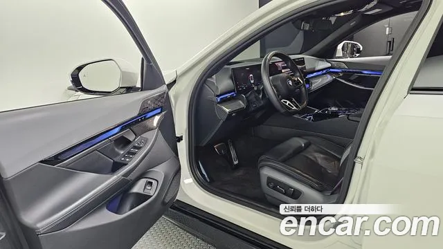 BMW i5 2023 thumb 10