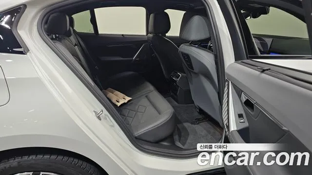 BMW i5 2023 thumb 11