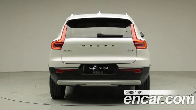 Volvo XC40 2025 thumb 5