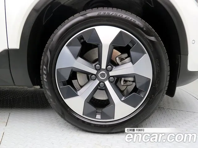 Volvo XC40 2025 thumb 6