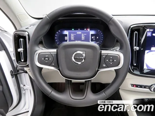 Volvo XC40 2025 thumb 8