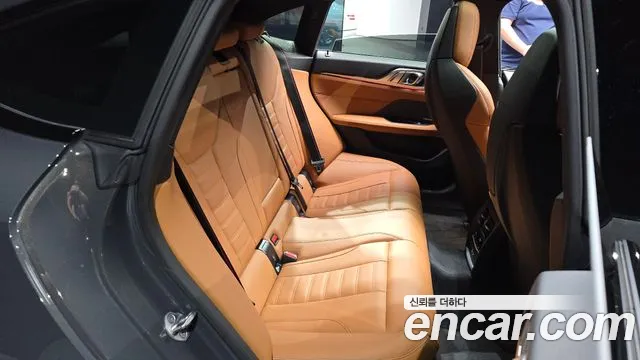 BMW i4 2023 thumb 12