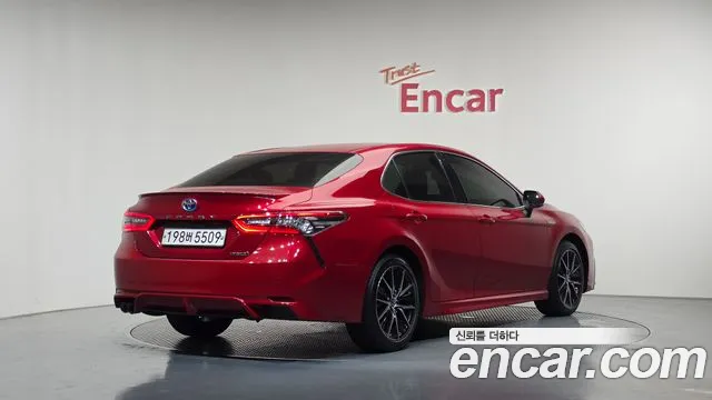 Toyota Camry 2021 thumb 2