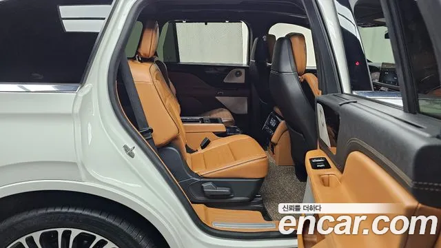 Lincoln Aviator 2021 thumb 10