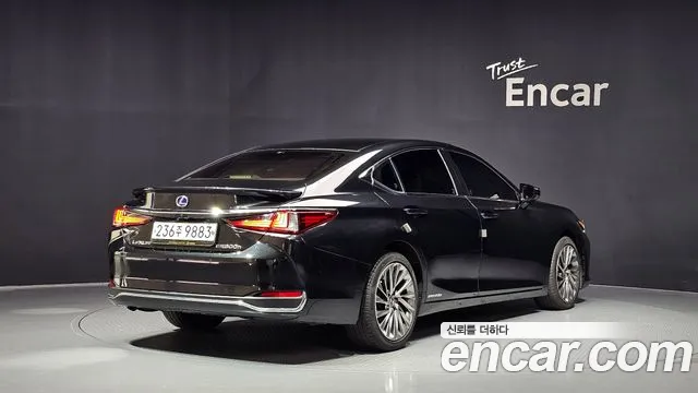 Lexus ES 2020 thumb 2