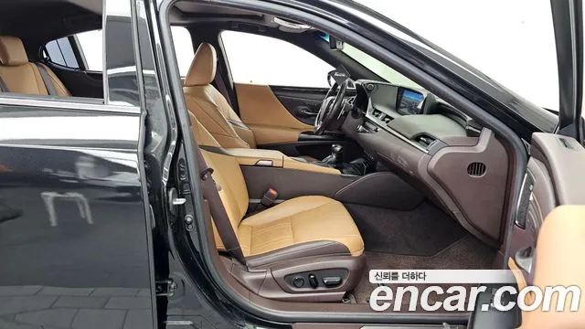 Lexus ES 2020 thumb 11