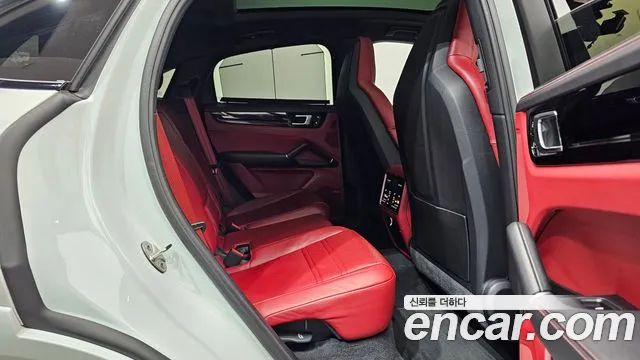 Porsche Cayenne 2022 thumb 11