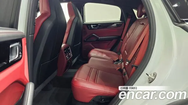 Porsche Cayenne 2022 thumb 12
