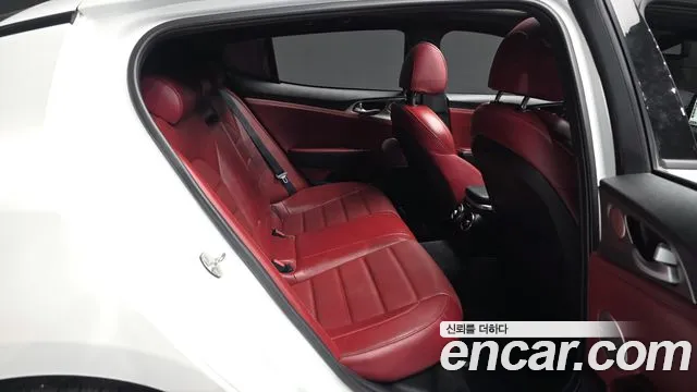 Kia Stinger 2019 thumb 12
