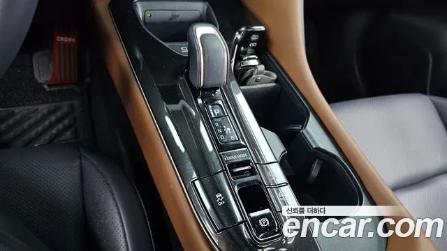Toyota Crown 2024 thumb 9
