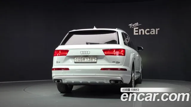 Audi Q7 2019 thumb 4