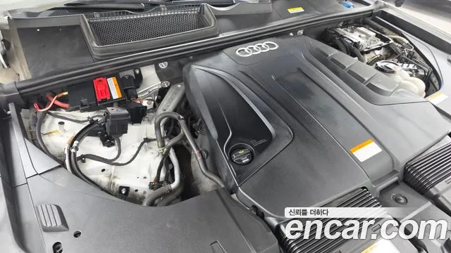 Audi Q7 2019 thumb 6