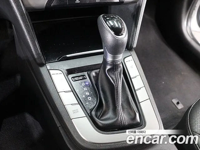 Hyundai Avante 2017 thumb 9