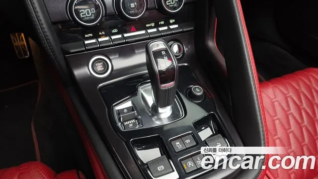 Jaguar F-Type 2019 thumb 9