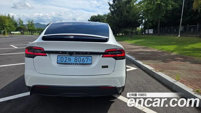 Tesla Model X 2023 thumb 9