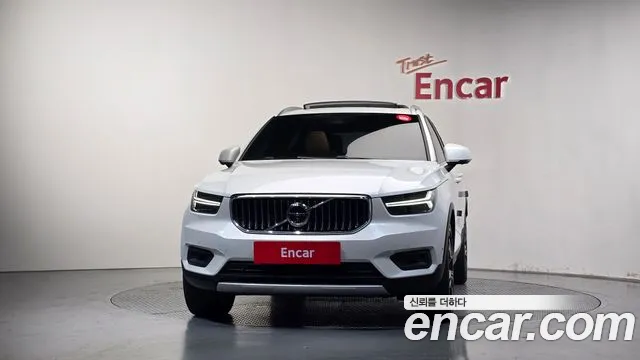 Volvo XC40 2021 thumb 3