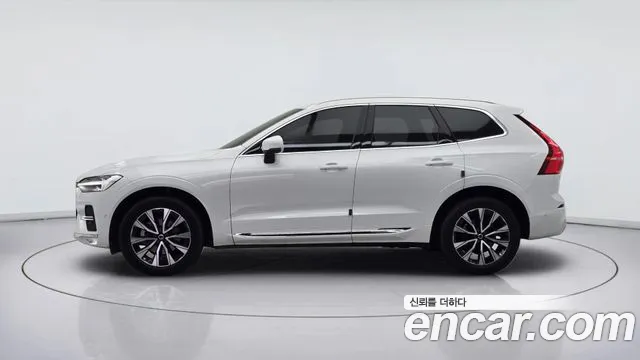 Volvo XC60 2023 thumb 3