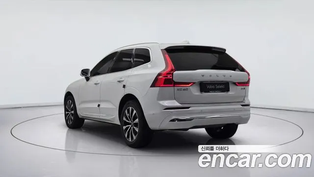 Volvo XC60 2023 thumb 4