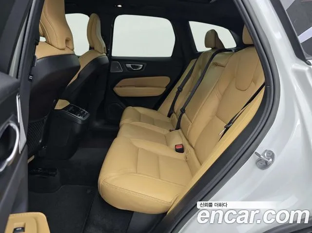 Volvo XC60 2023 thumb 8