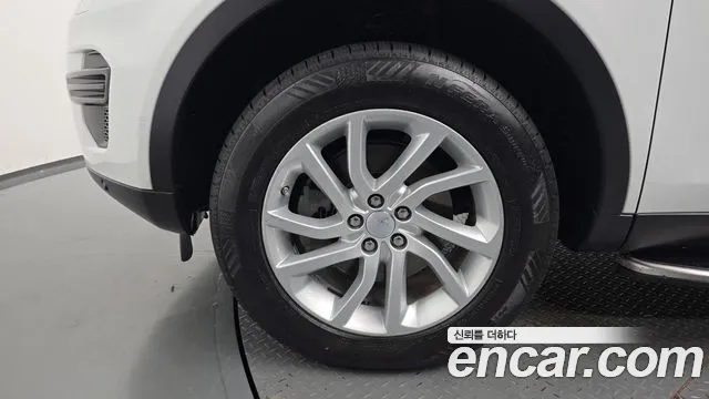 Land Rover Discovery Sport 2019 thumb 4