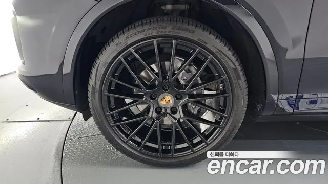 Porsche Cayenne 2021 thumb 4