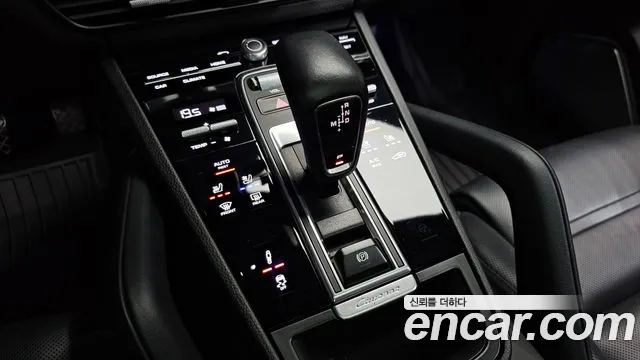 Porsche Cayenne 2021 thumb 8