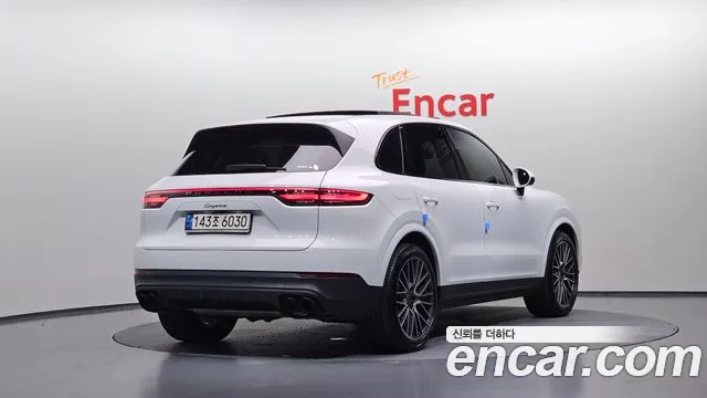 Porsche Cayenne 2021 thumb 2