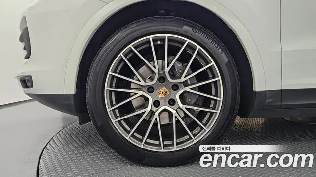 Porsche Cayenne 2021 thumb 5